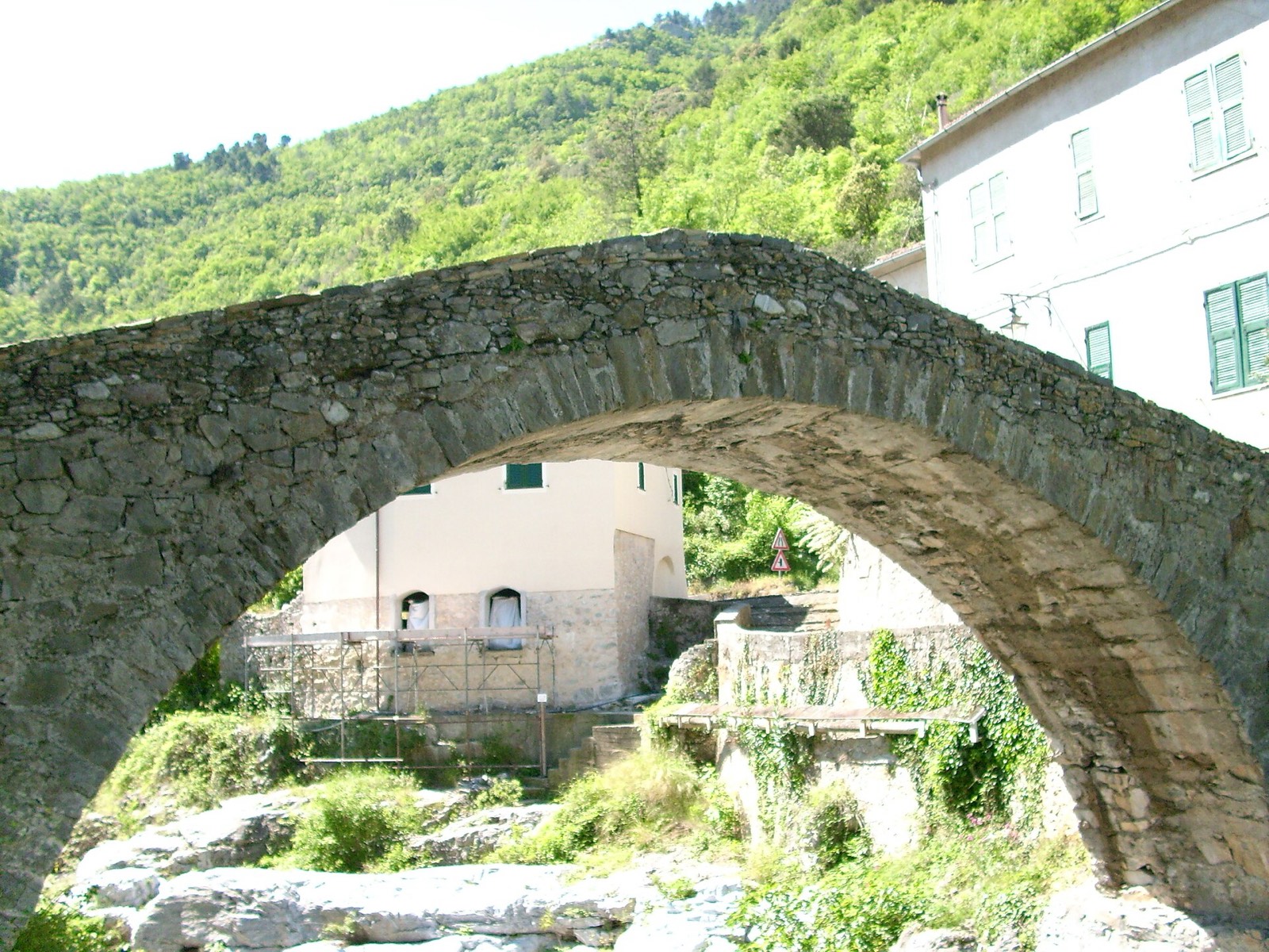 Zuccarello: Medieval village
